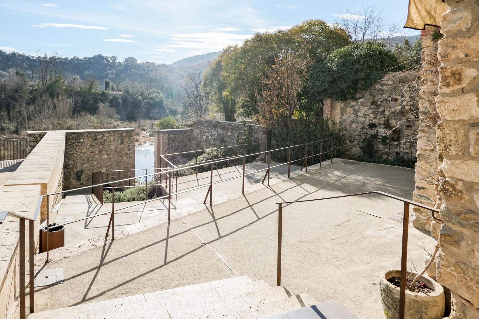 10 Del Pont Alojamiento Con Vistas Panoramicas バサルー エクステリア 写真